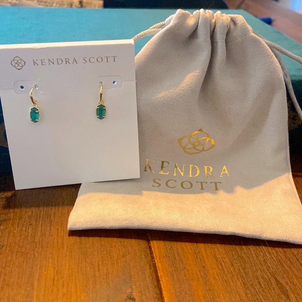 NWT Kendra Scott Emerald Green Earrings